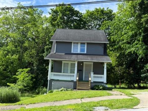 692 W Thornton Street Akron OH 44307