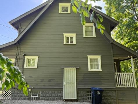 692 W Thornton Street Akron OH 44307
