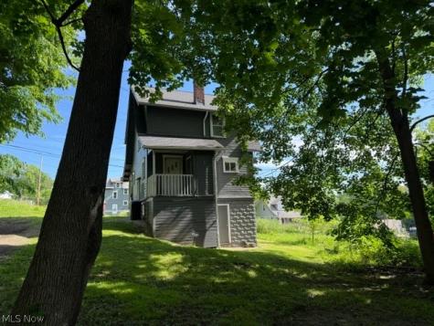 692 W Thornton Street Akron OH 44307