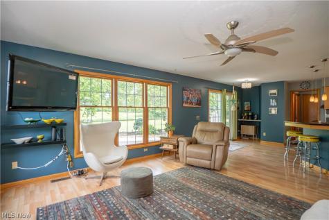 4456 Maplegrove Avenue Louisville OH 44641