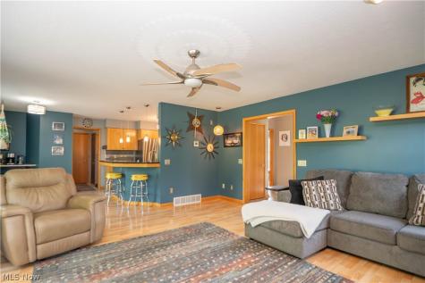 4456 Maplegrove Avenue Louisville OH 44641