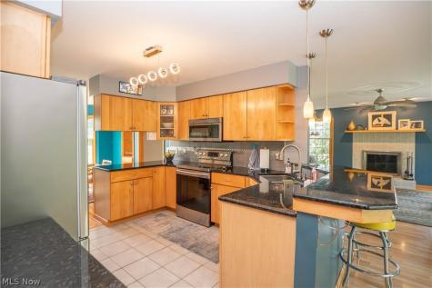 4456 Maplegrove Avenue Louisville OH 44641