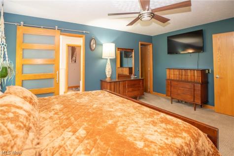 4456 Maplegrove Avenue Louisville OH 44641