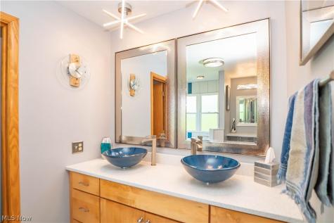 4456 Maplegrove Avenue Louisville OH 44641