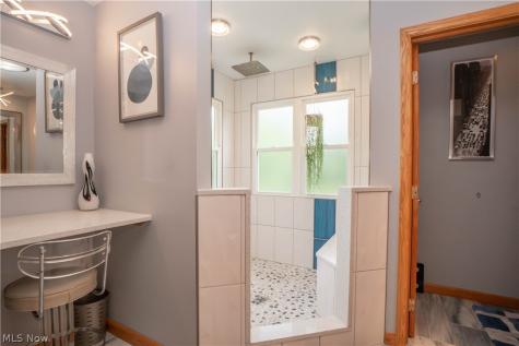 4456 Maplegrove Avenue Louisville OH 44641