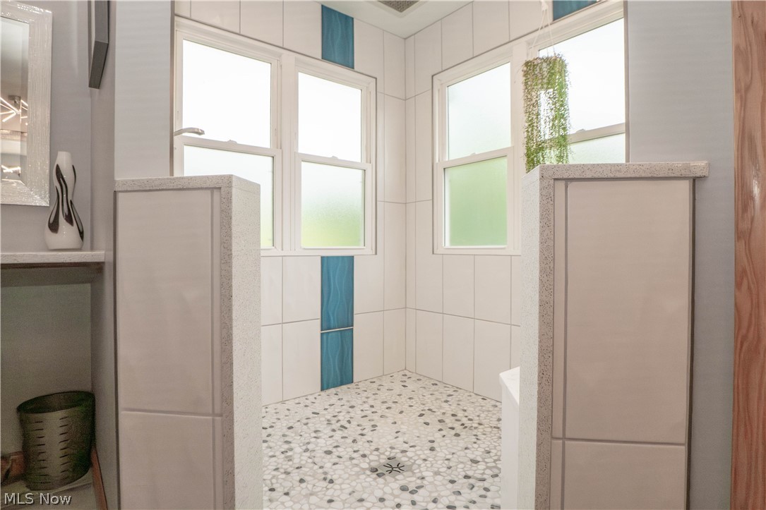 4456 Maplegrove Avenue Louisville OH 44641