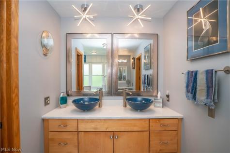 4456 Maplegrove Avenue Louisville OH 44641