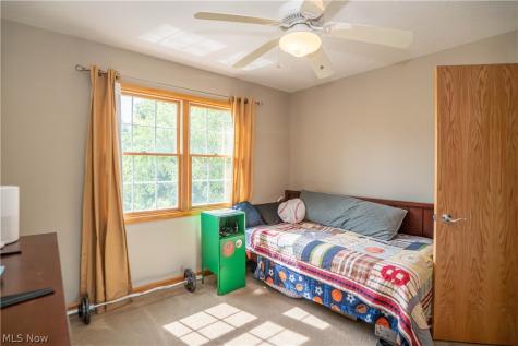4456 Maplegrove Avenue Louisville OH 44641
