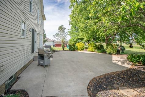 4456 Maplegrove Avenue Louisville OH 44641
