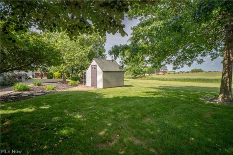 4456 Maplegrove Avenue Louisville OH 44641