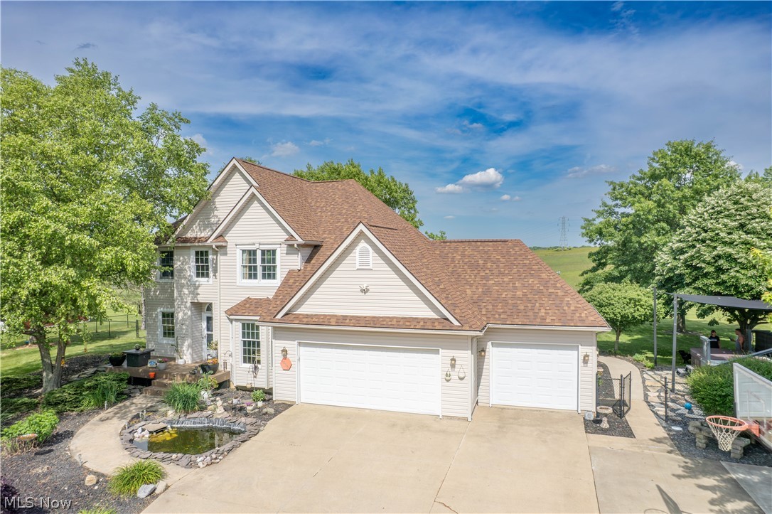 4456 Maplegrove Avenue Louisville OH 44641