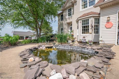 4456 Maplegrove Avenue Louisville OH 44641
