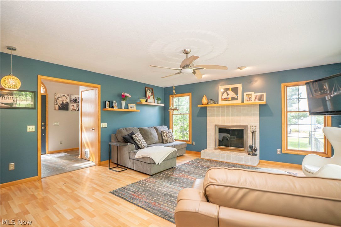 4456 Maplegrove Avenue Louisville OH 44641