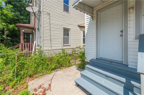 2024 W 99th Street Cleveland OH 44102