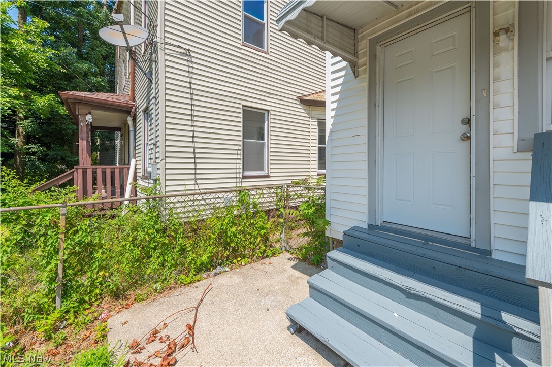 2024 W 99th Street Cleveland OH 44102