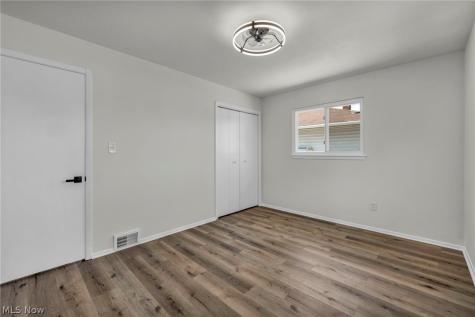 15424 Holland Road Brook Park OH 44142