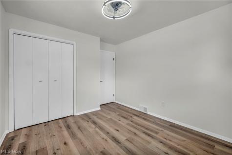 15424 Holland Road Brook Park OH 44142