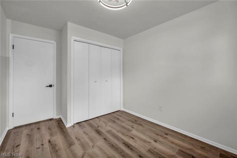 15424 Holland Road Brook Park OH 44142