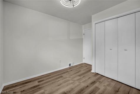 15424 Holland Road Brook Park OH 44142