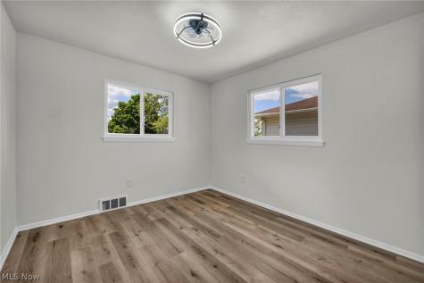 15424 Holland Road Brook Park OH 44142