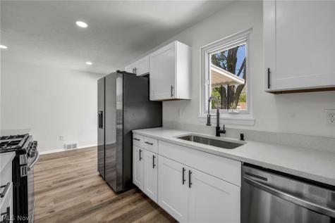 15424 Holland Road Brook Park OH 44142