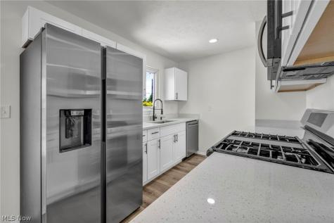 15424 Holland Road Brook Park OH 44142