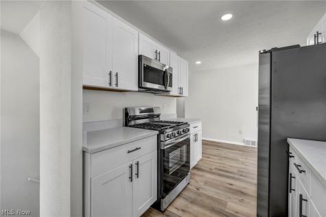 15424 Holland Road Brook Park OH 44142