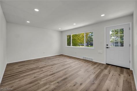15424 Holland Road Brook Park OH 44142