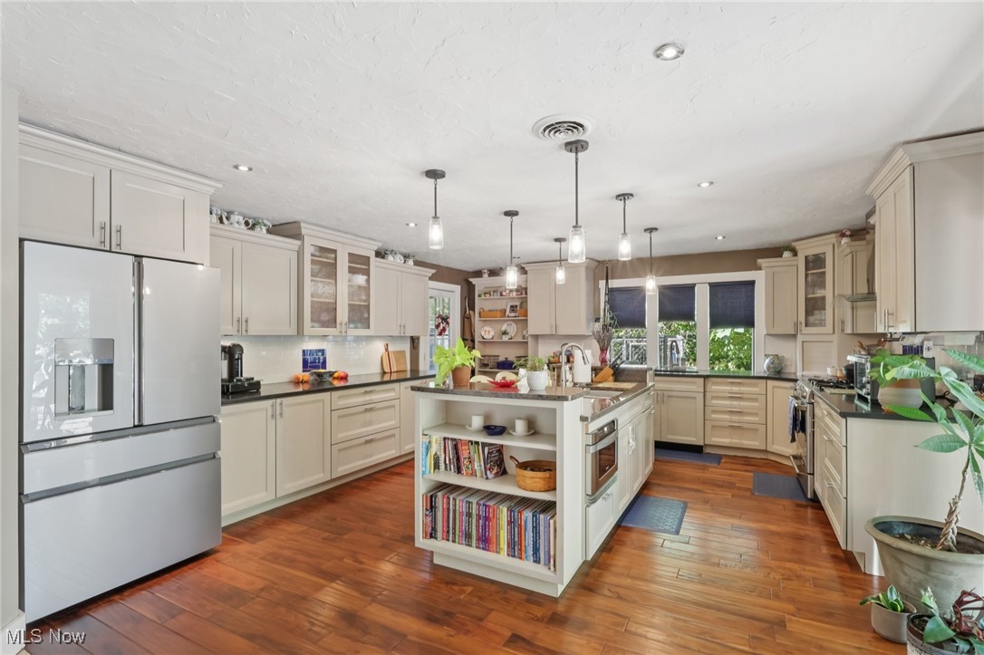 990 Shorewood Drive Medina OH 44256