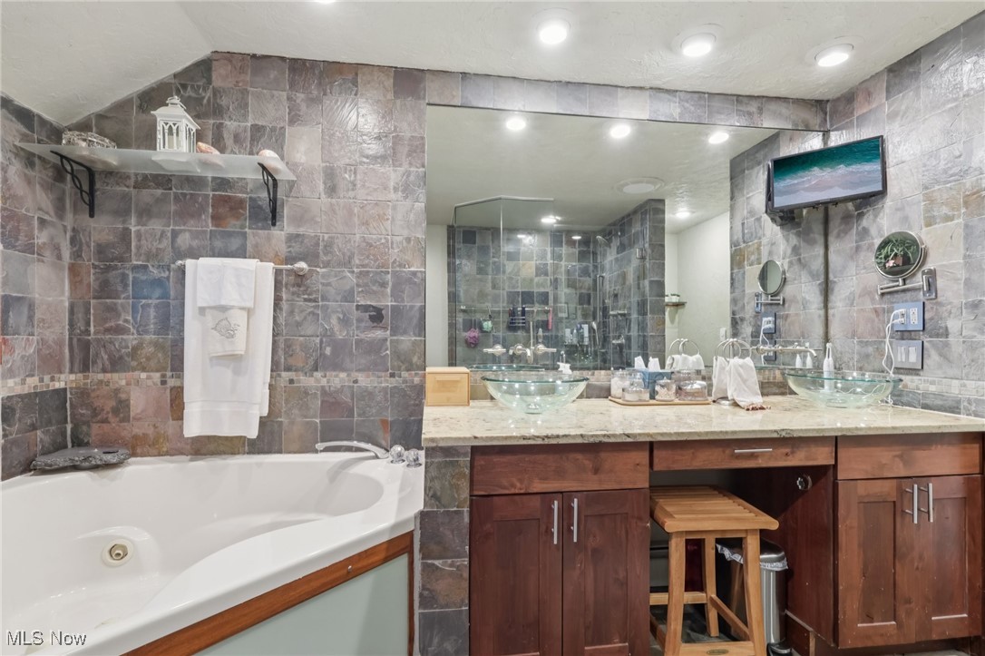 990 Shorewood Drive Medina OH 44256