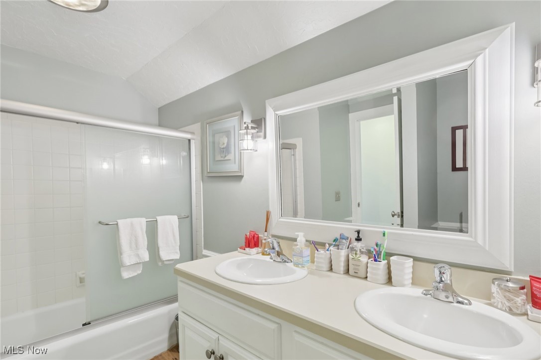 990 Shorewood Drive Medina OH 44256