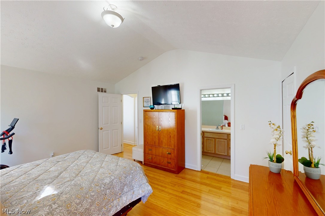4898 Highland Place Court Richmond Heights OH 44143