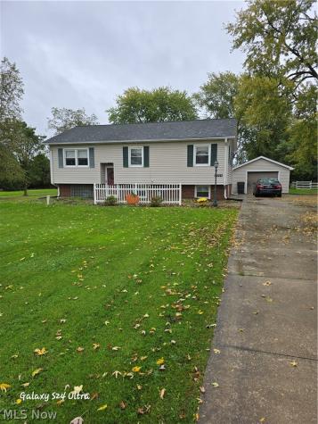 10004 Mccallum Avenue NE Alliance OH 44601