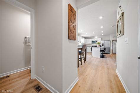218 Leather Leaf Drive Elyria OH 44035
