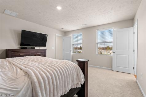 218 Leather Leaf Drive Elyria OH 44035