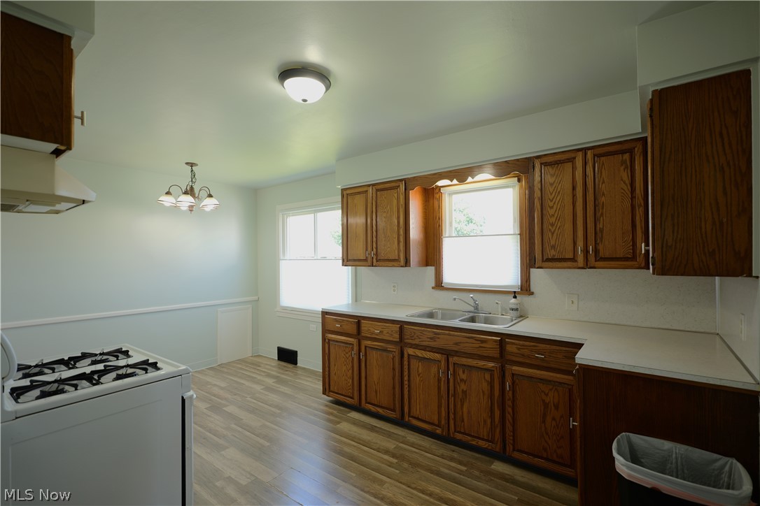 187 Helena Drive Struthers OH 44471