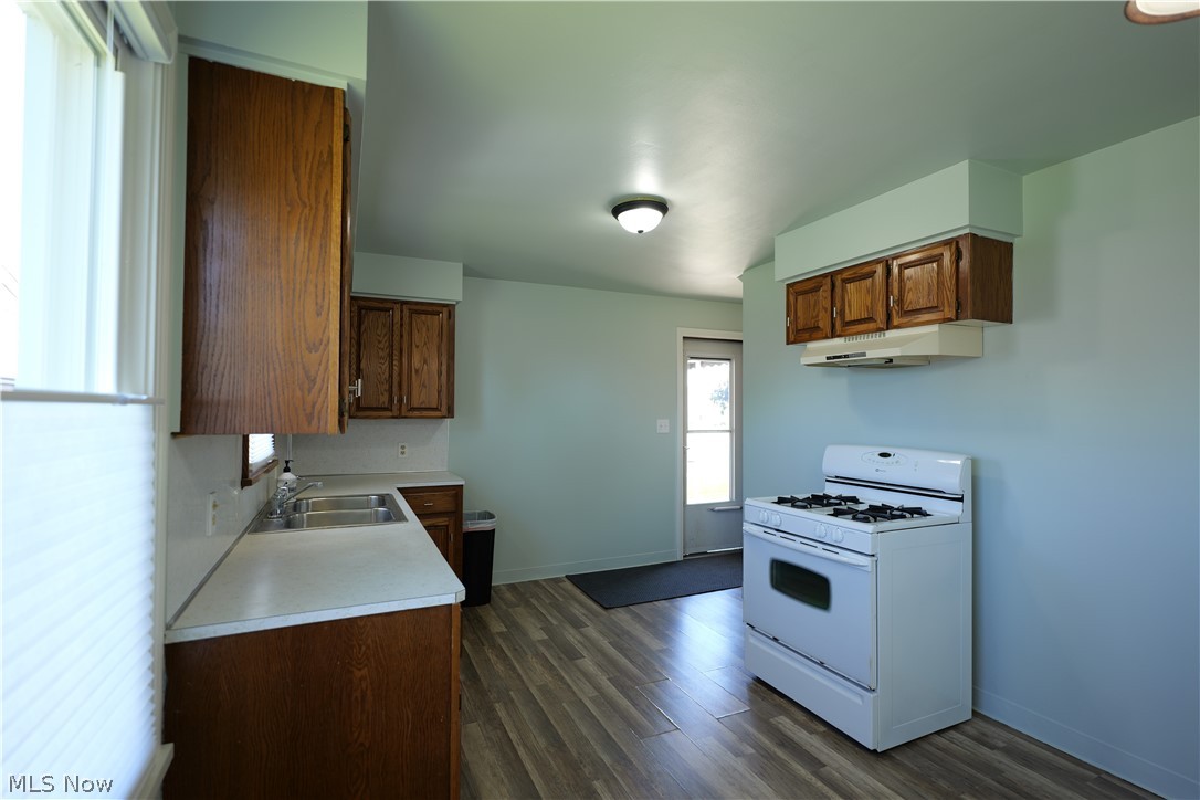 187 Helena Drive Struthers OH 44471