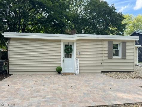 4527 Arlington Road Uniontown OH 44685