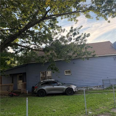7432 Ottawa Road Cleveland OH 44105