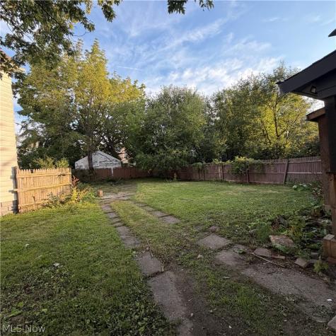7432 Ottawa Road Cleveland OH 44105