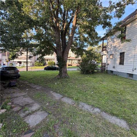 7432 Ottawa Road Cleveland OH 44105