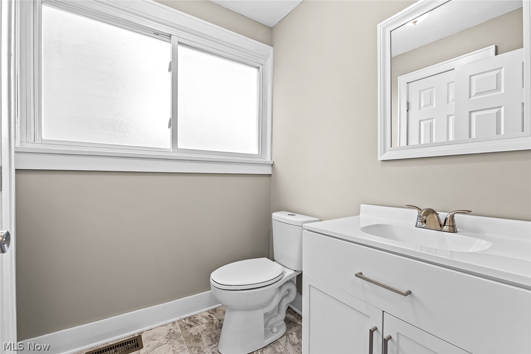 1421 Elder Avenue Akron OH 44301