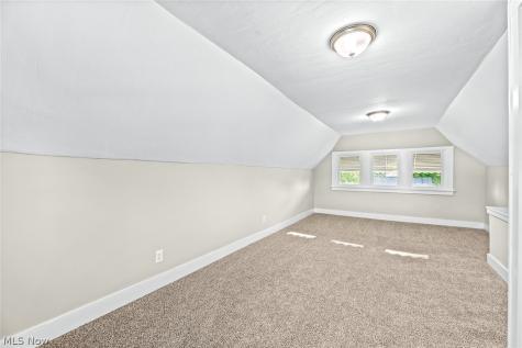 1421 Elder Avenue Akron OH 44301