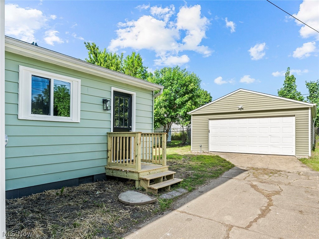 1421 Elder Avenue Akron OH 44301