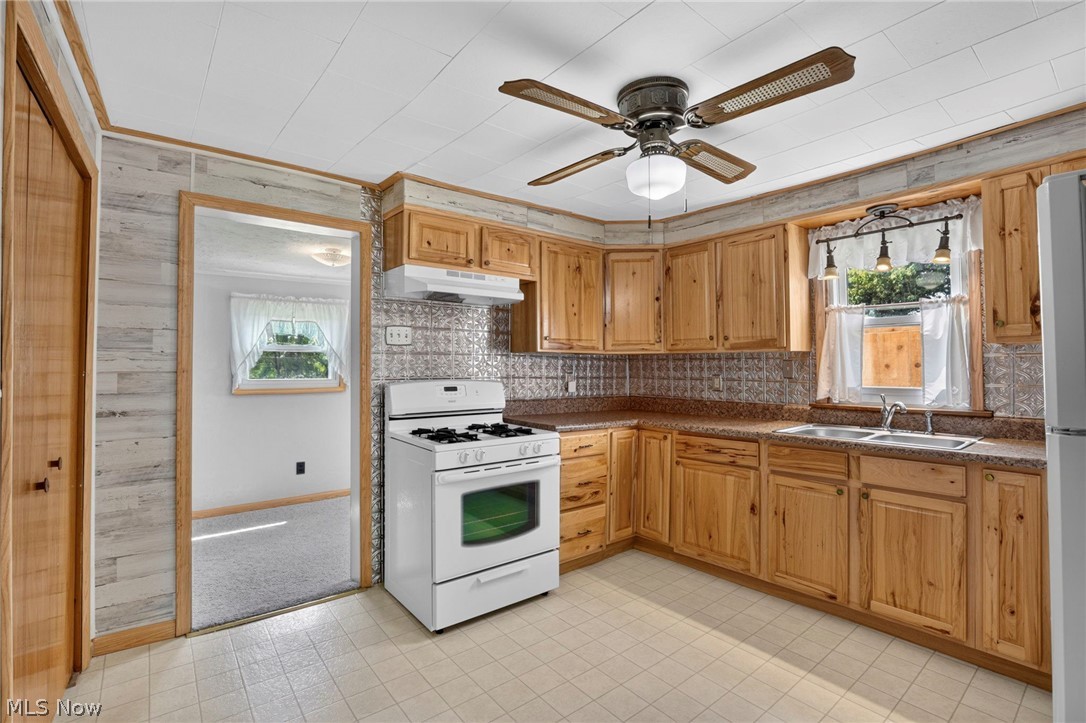 205 Leatherwood Street Cambridge OH 43725