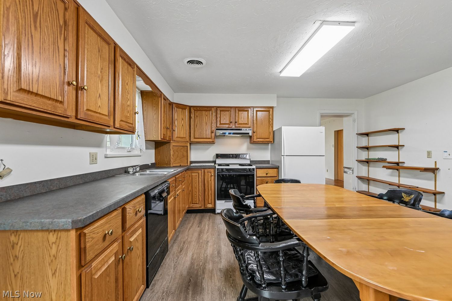 803 N Main Street Amherst OH 44001