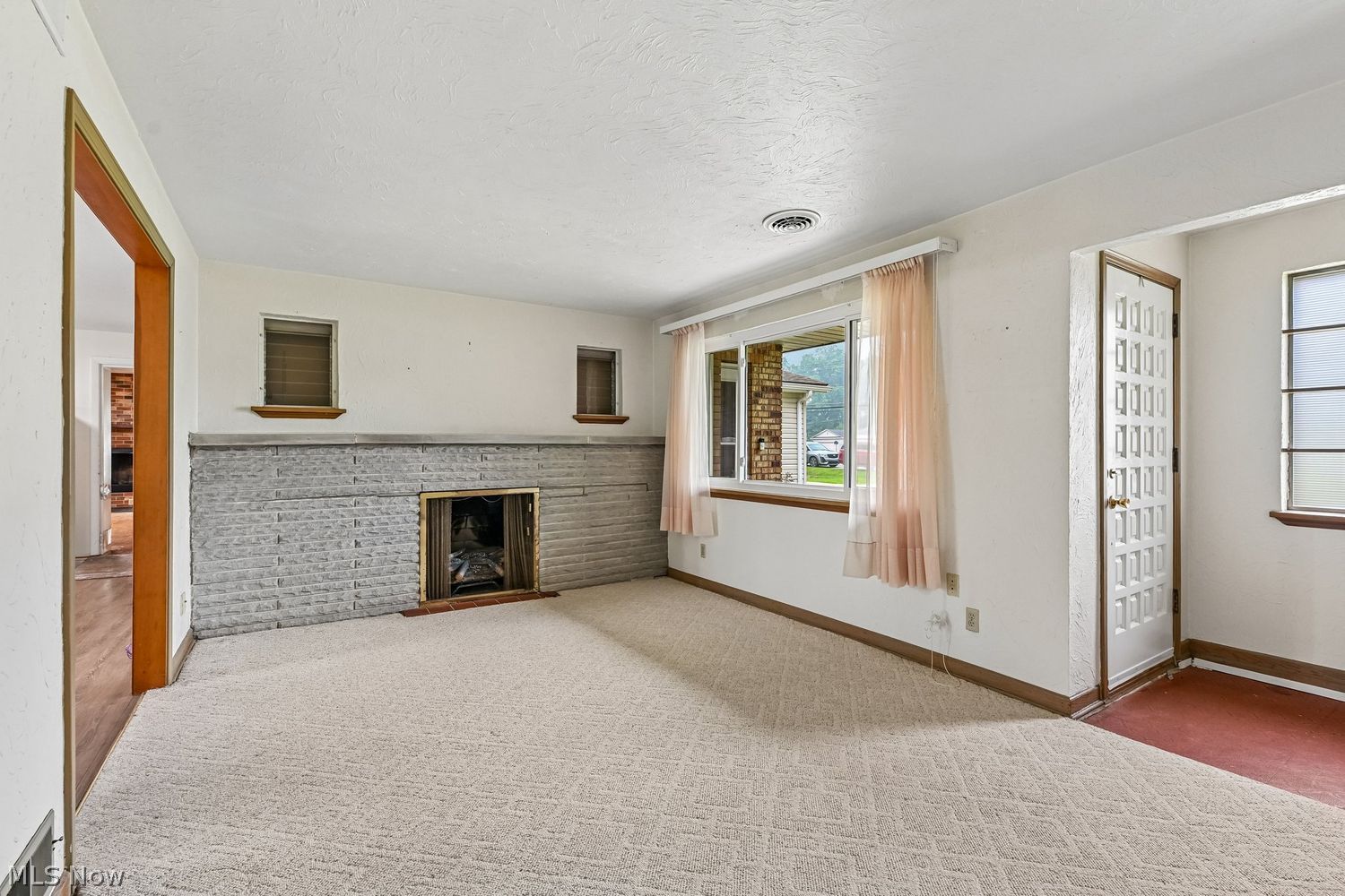 803 N Main Street Amherst OH 44001