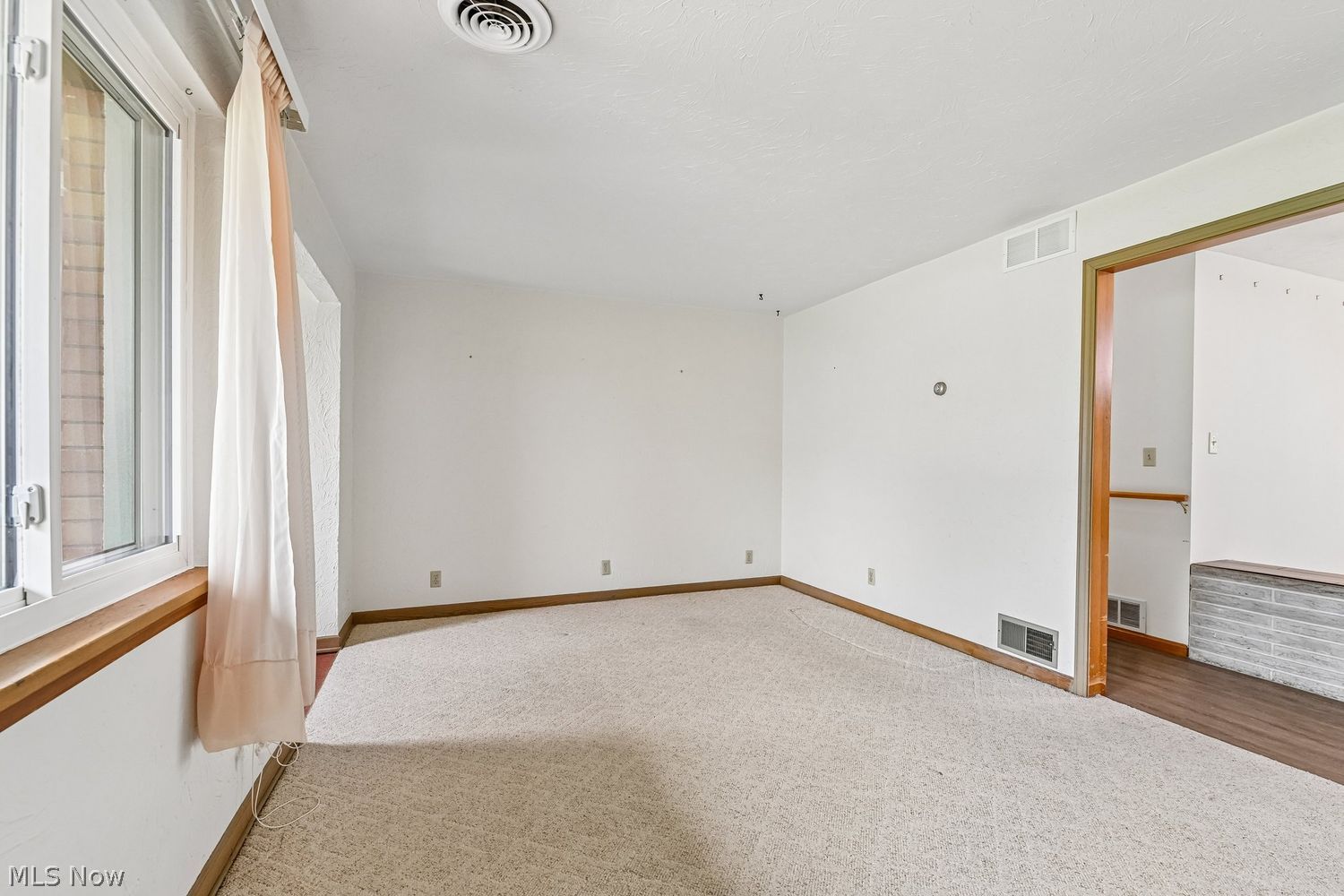 803 N Main Street Amherst OH 44001
