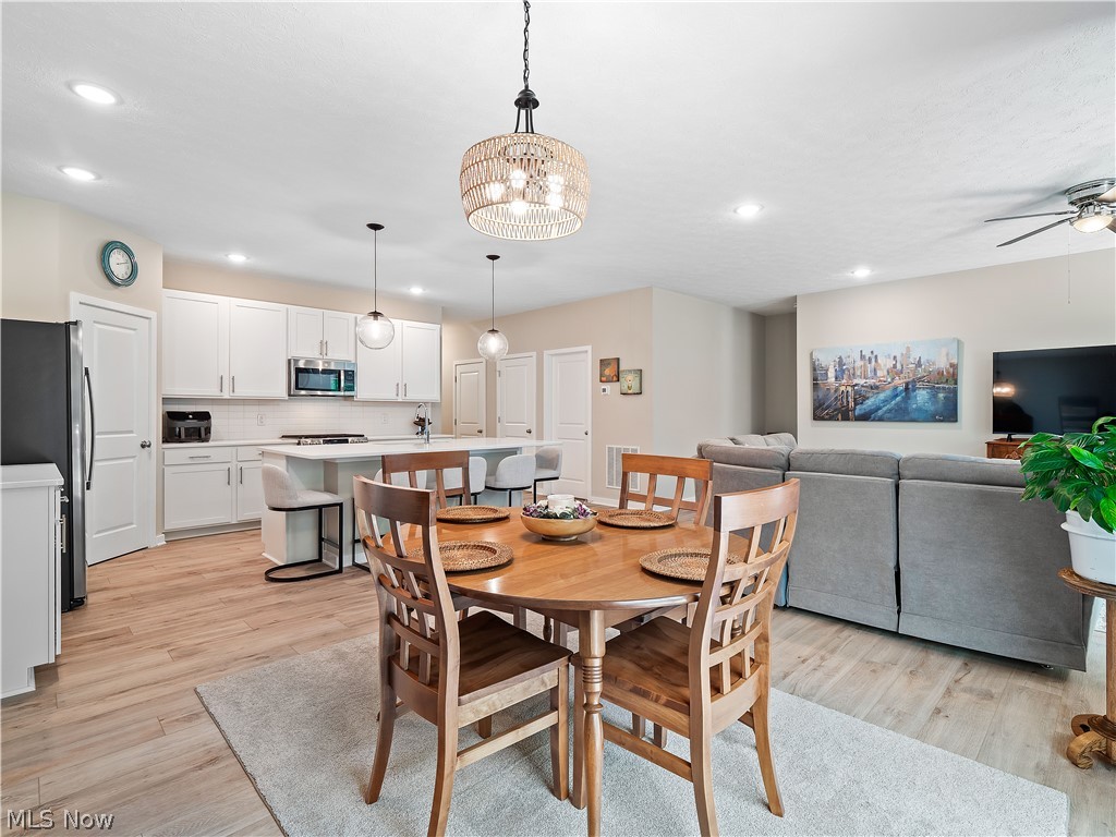 757 Hampshire Court Amherst OH 44001