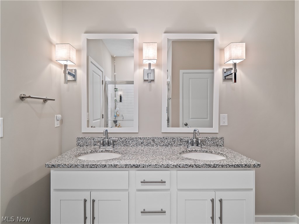 757 Hampshire Court Amherst OH 44001